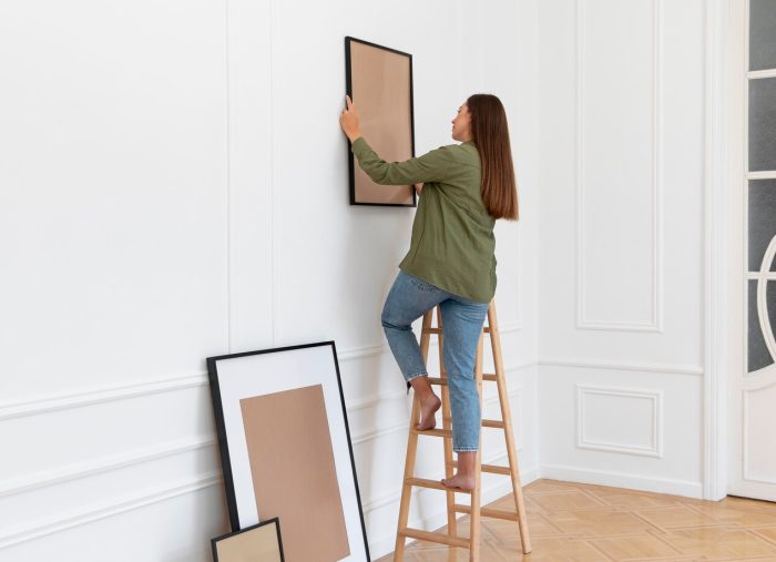Perfecting the Art of Display: Tips for Hanging Your Artworks